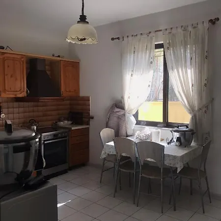 - Vatra E Lagjes By Payman Club Homestay Tirana