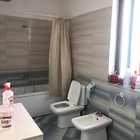 ホームステイ Tirana City Rooms ティラナ