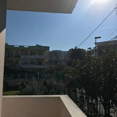 Tirana City Rooms * ティラナ