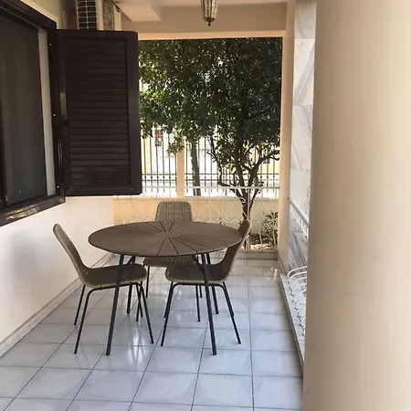 ホームステイ Tirana City Rooms *