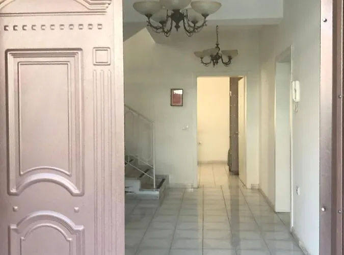 Habitación en casa particular Tirana City Rooms - Vatra e Lagjes by Paymán Club *